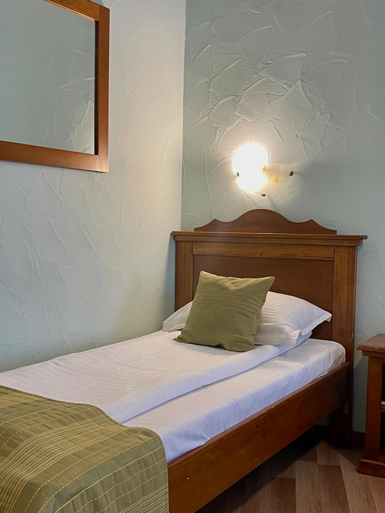 Hotel Lucy Star Cluj-Napoca Extérieur photo